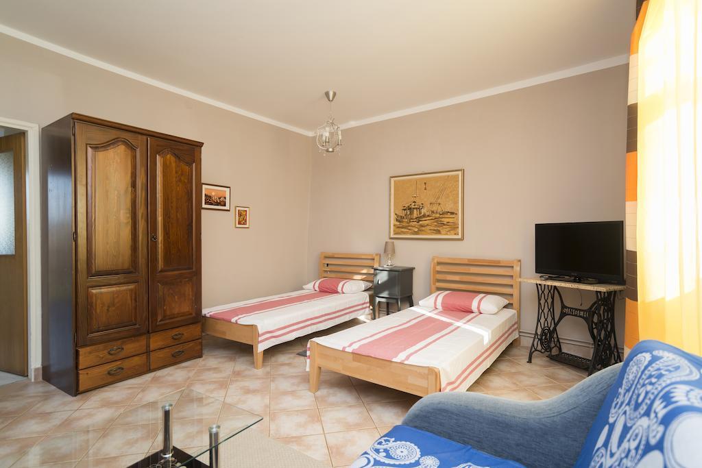 Apartments & Rooms Buoni Amici Murine Exterior foto