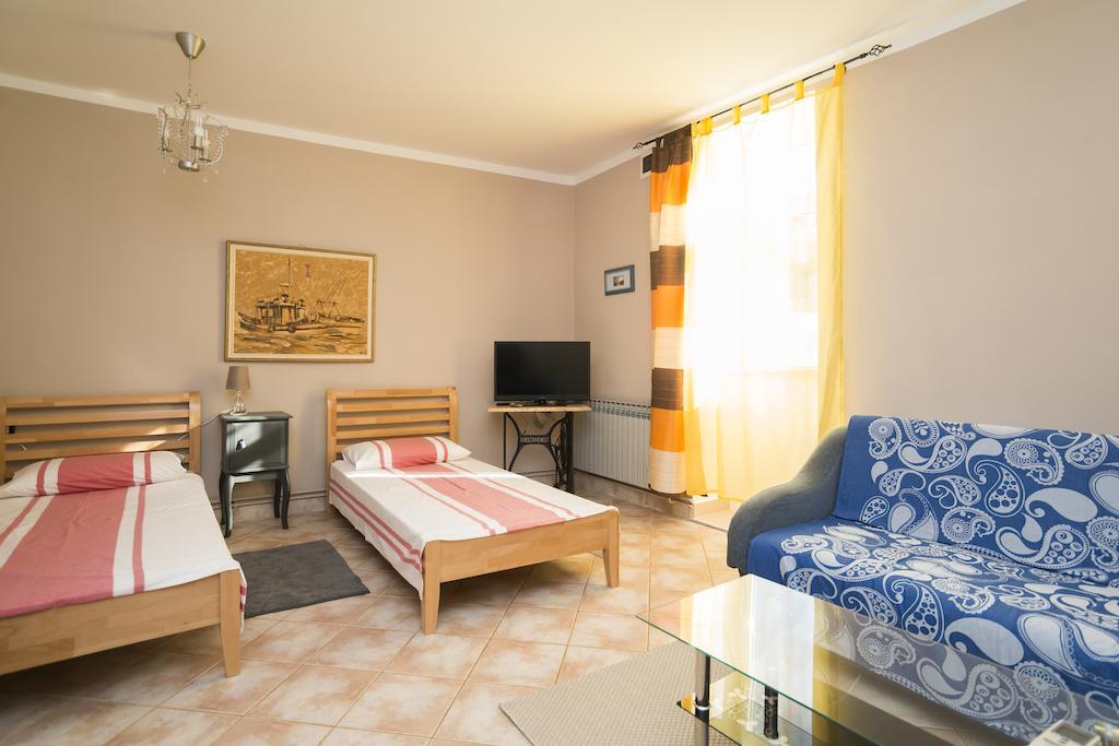 Apartments & Rooms Buoni Amici Murine Exterior foto