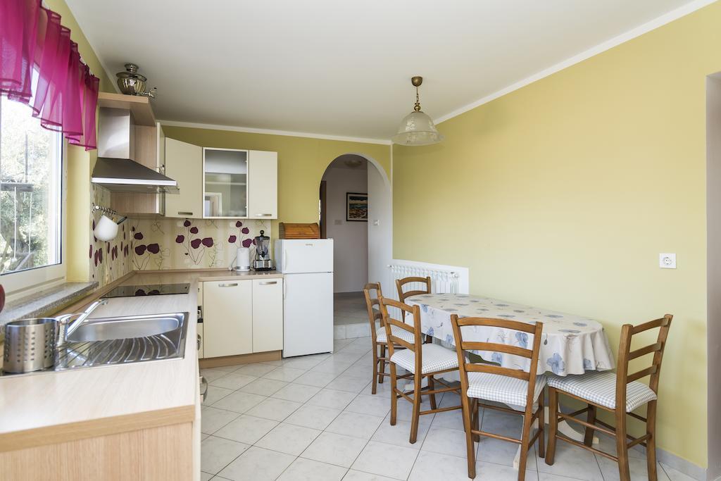 Apartments & Rooms Buoni Amici Murine Zimmer foto