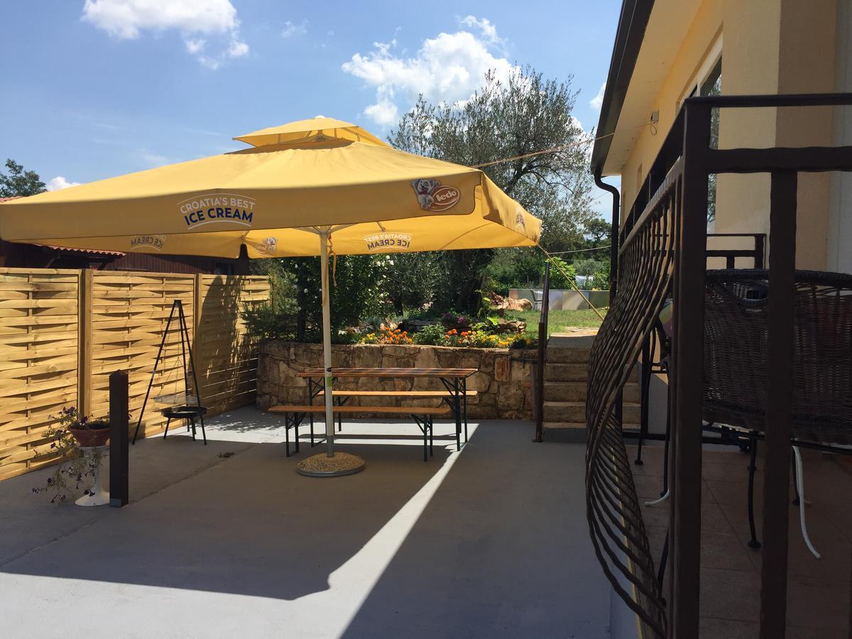 Apartments & Rooms Buoni Amici Murine Exterior foto